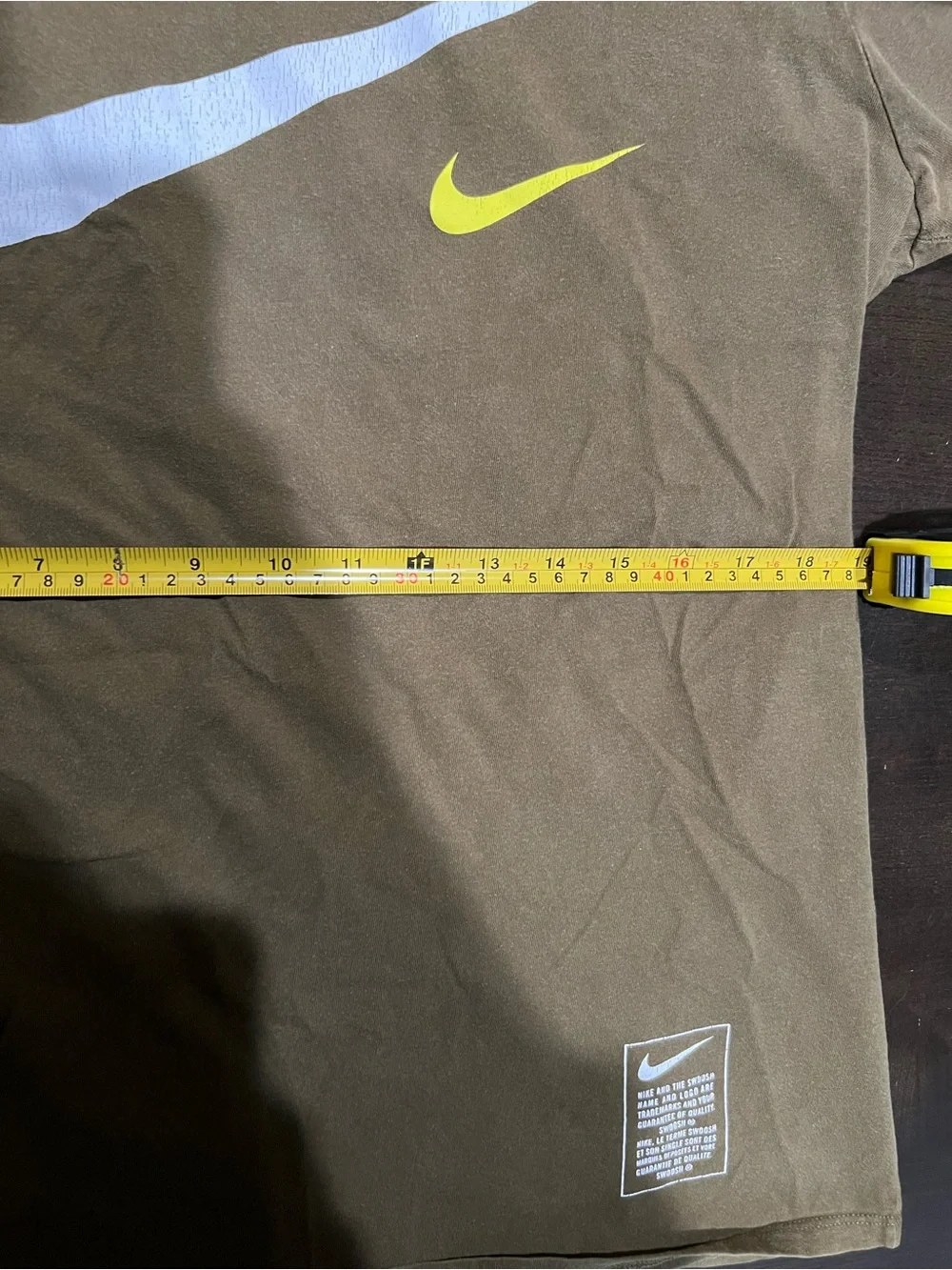 Nike The Nike Tee Men's L Green Cotton Knit Crew Neck Short Sleeve Logo